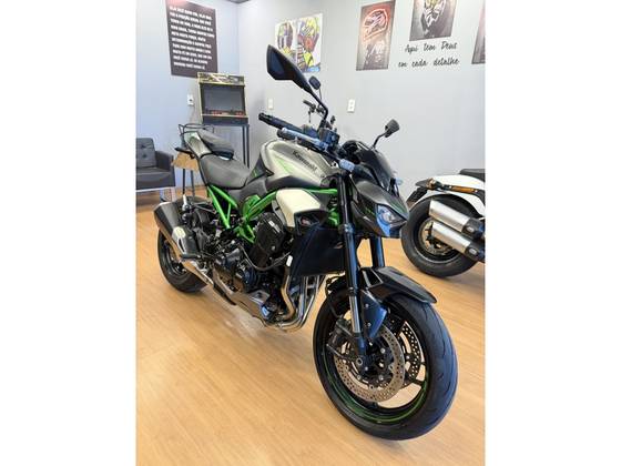 KAWASAKI Z900 KAWASAKI Z900